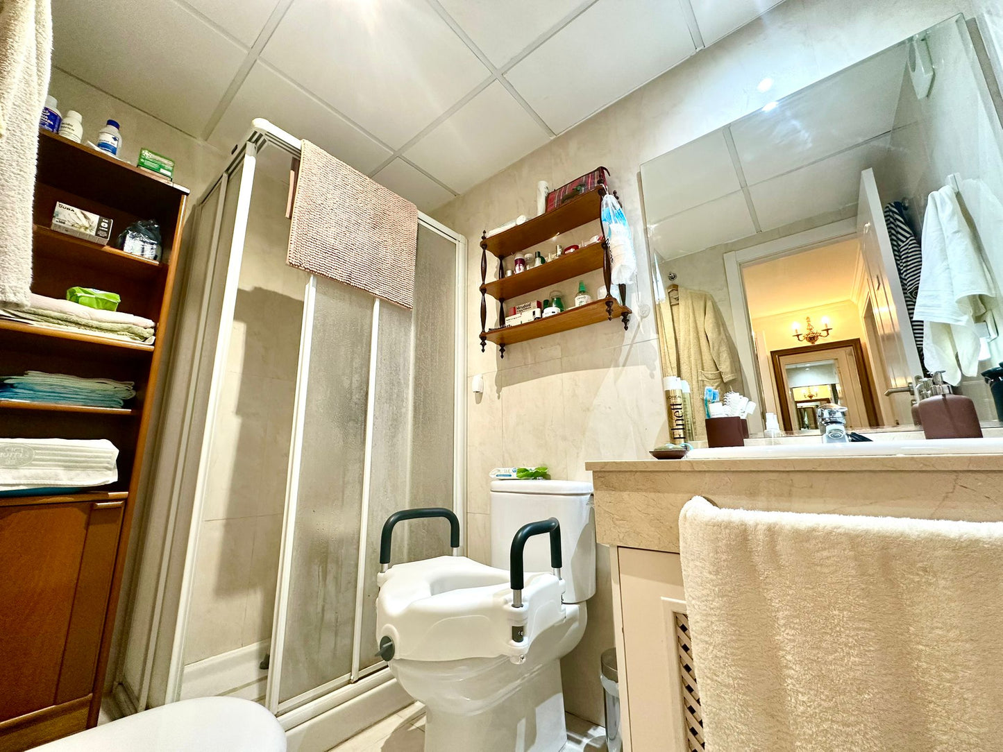 Piso en venta en Marbella, urbanización exclusiva cerca del centro