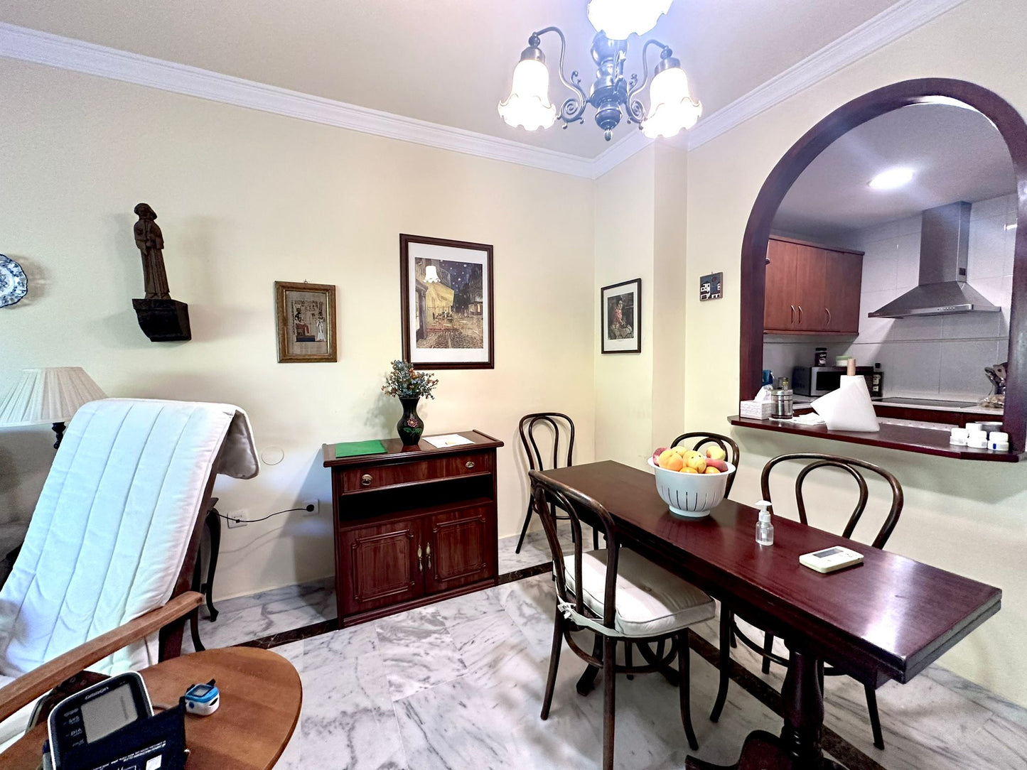 Piso en venta en Marbella, urbanización exclusiva cerca del centro