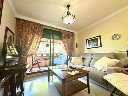 Piso en venta en Marbella, urbanización exclusiva cerca del centro