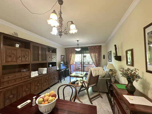 Piso en venta en Marbella, urbanización exclusiva cerca del centro