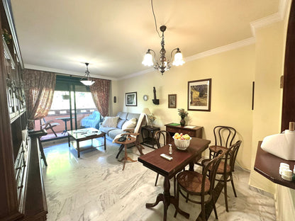 Piso en venta en Marbella, urbanización exclusiva cerca del centro