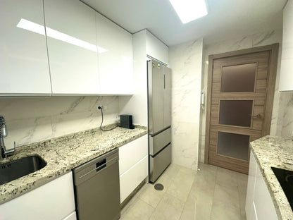 Apartamento Reformado en Marbella Centro | Terraza de 60 m² a Pocos Metros del Paseo Marítimo