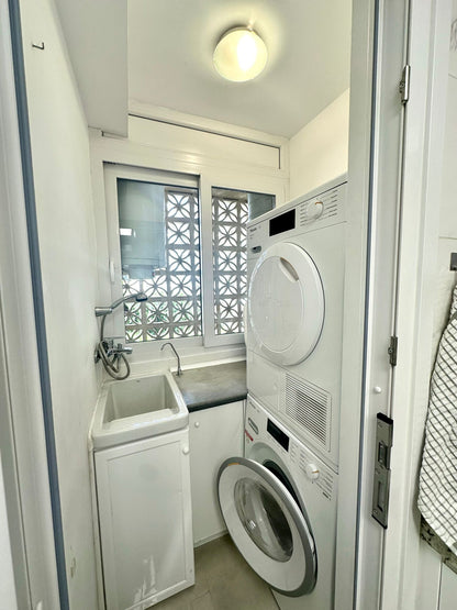 Apartamento Reformado en Marbella Centro | Terraza de 60 m² a Pocos Metros del Paseo Marítimo