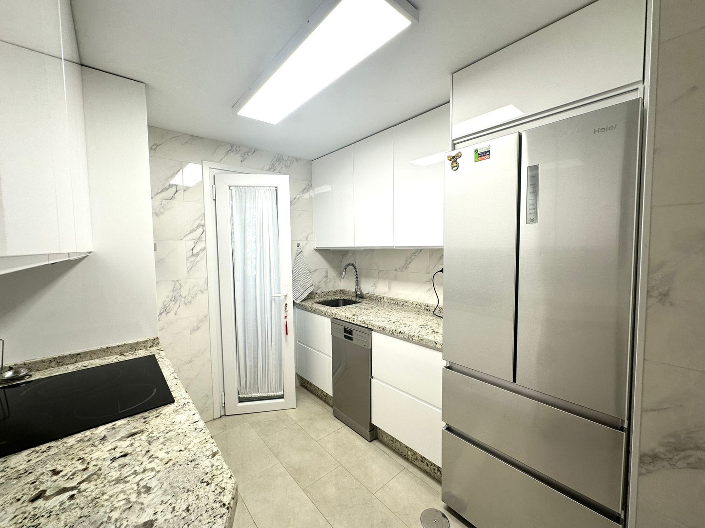 Apartamento Reformado en Marbella Centro | Terraza de 60 m² a Pocos Metros del Paseo Marítimo