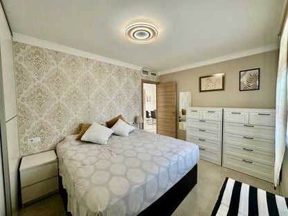 Apartamento Reformado en Marbella Centro | Terraza de 60 m² a Pocos Metros del Paseo Marítimo