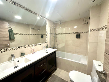 Apartamento Reformado en Marbella Centro | Terraza de 60 m² a Pocos Metros del Paseo Marítimo