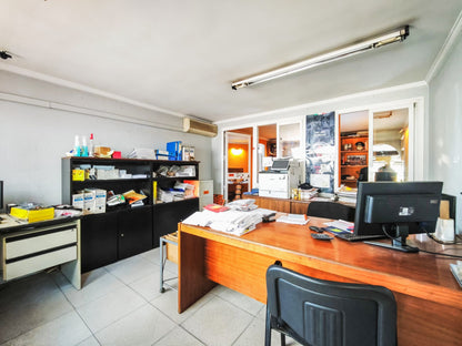 Amplio local en Marbella con muchas posibilidades de negocio