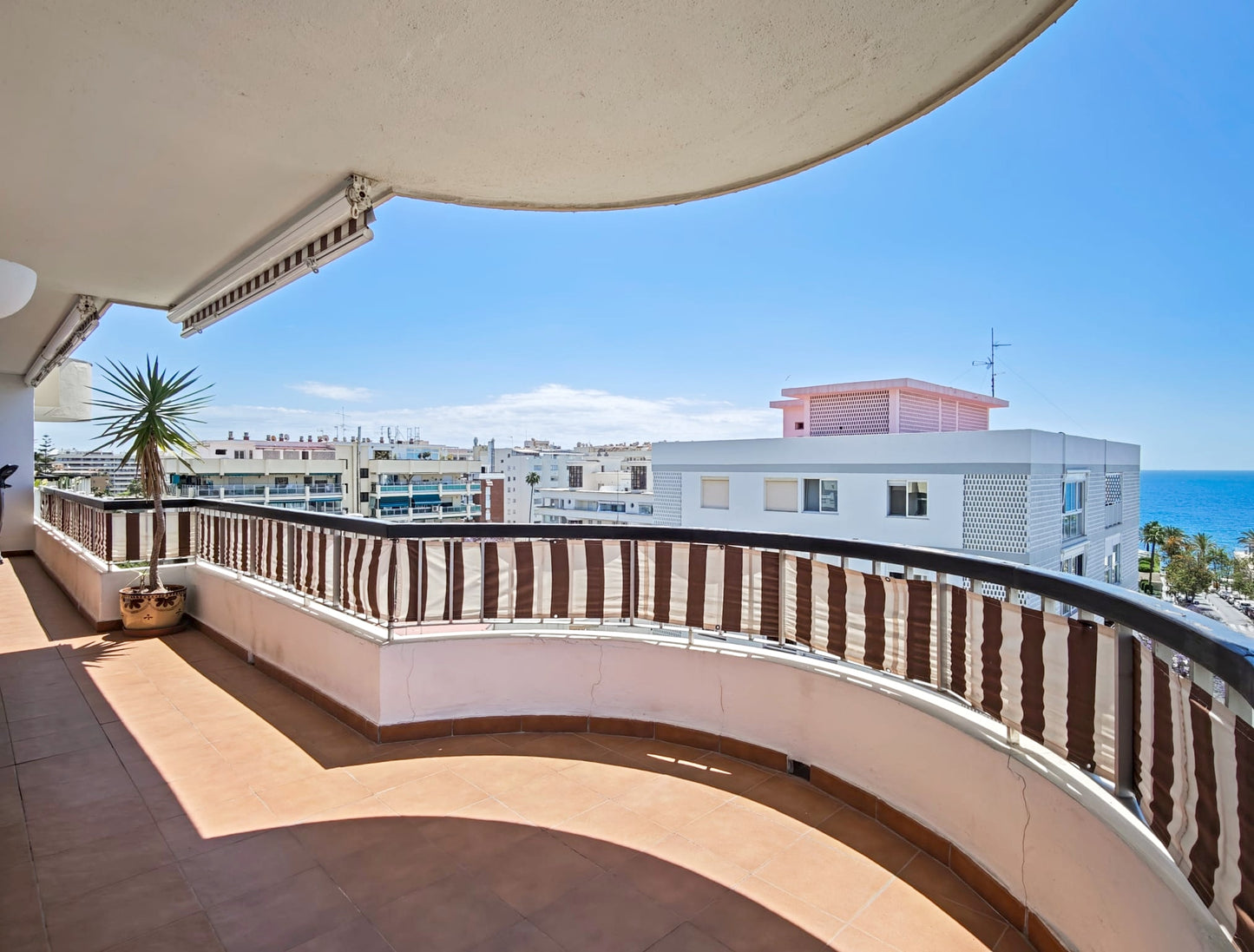 Ático exclusivo en alquiler de larga temporada en el centro de Marbella