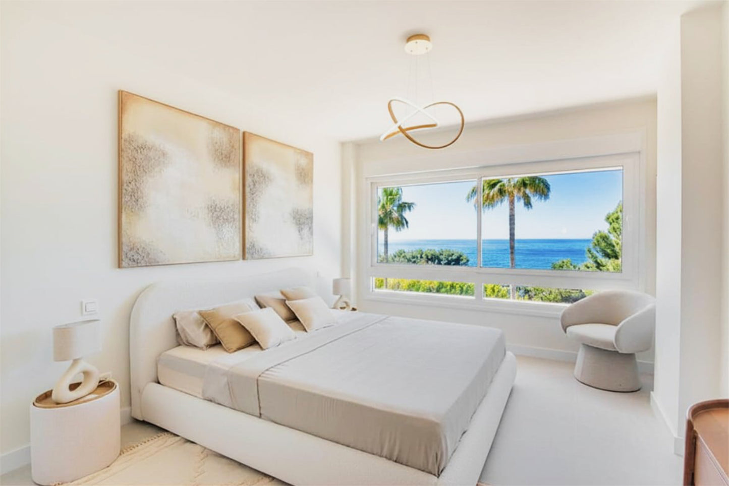 Magnífico apartamento a tan solo 3 km del centro de Marbella y a escasos metros del mar.