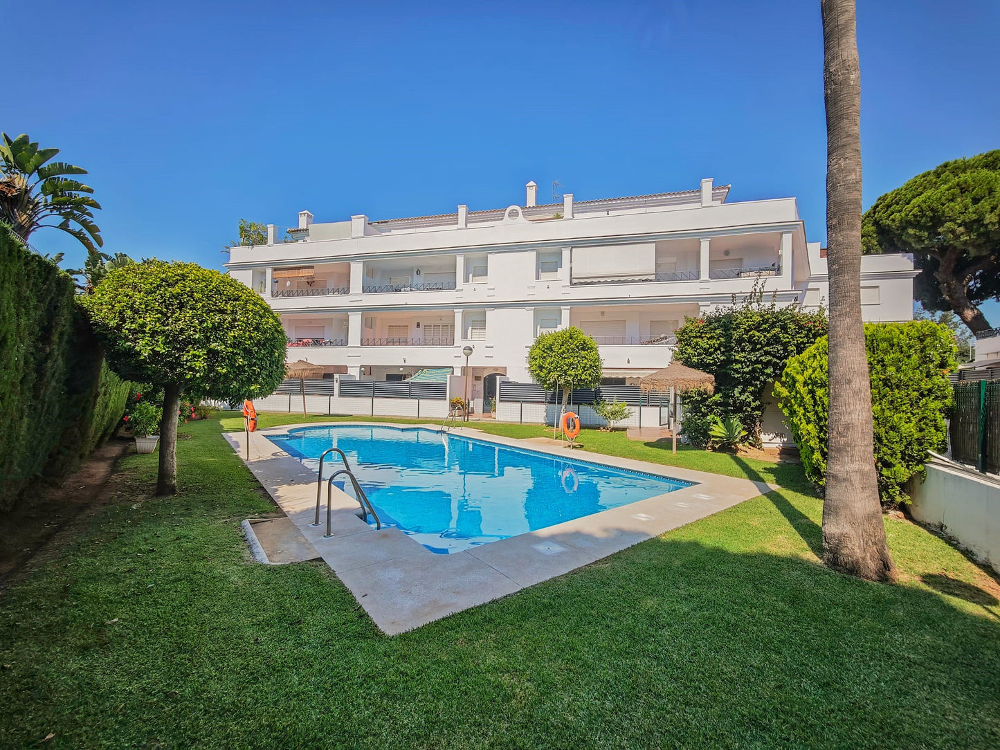 Apartamento dúplex en Elviria, Marbella