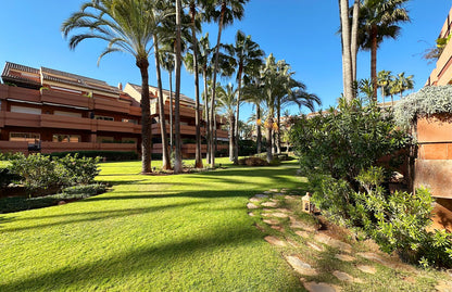 Apartamento en planta baja a pocos minutos de Puerto Banús