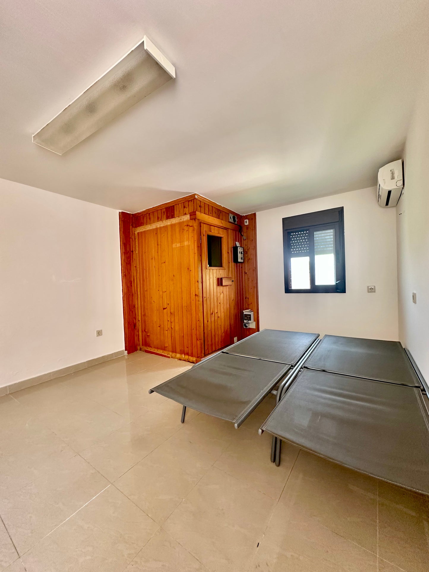 Villa en alquiler de larga temporada – Elviria, Marbella (Costa del Sol)