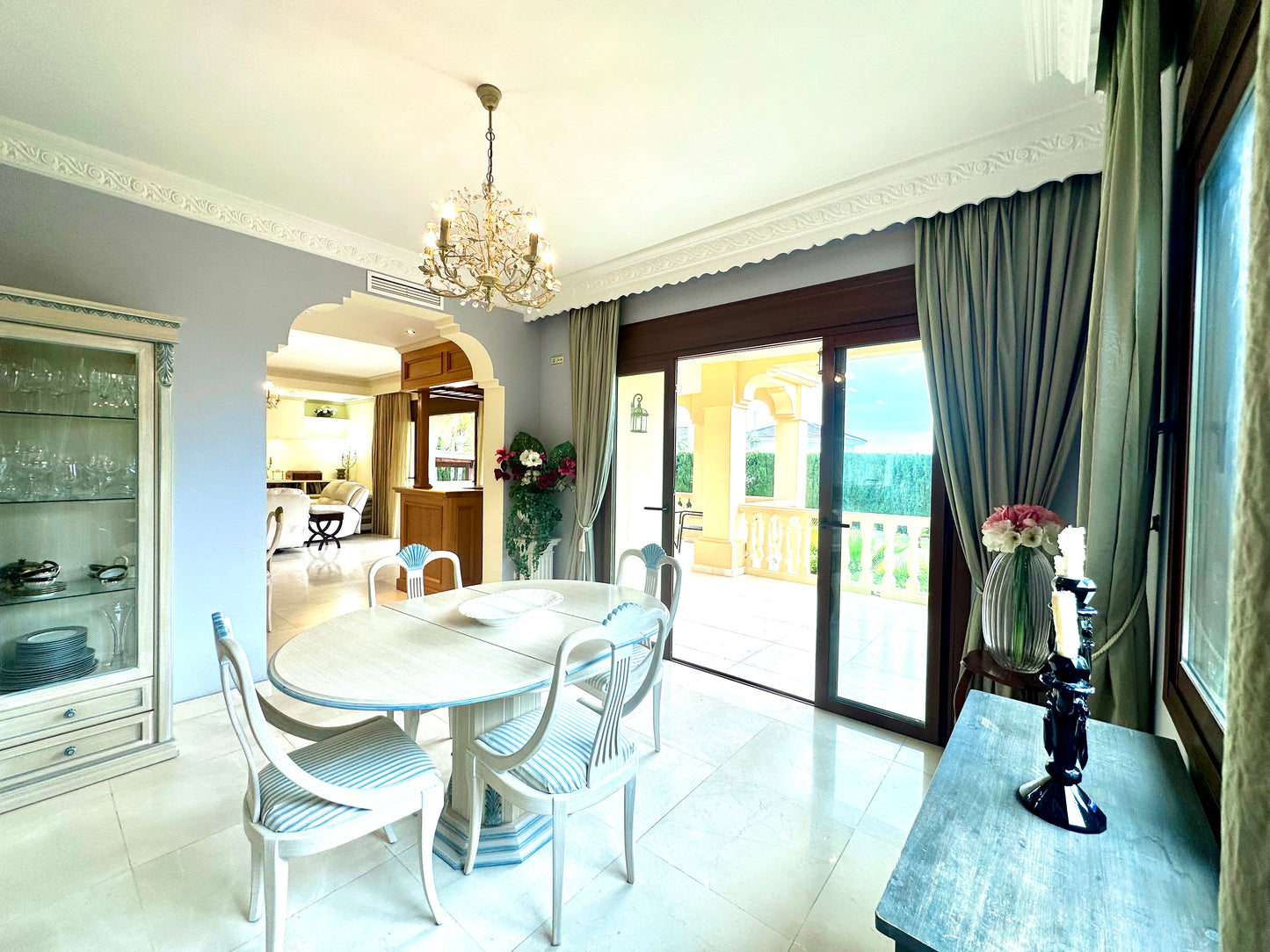 Villa de lujo en venta en La Quinta Golf con vistas al mar y privacidad total