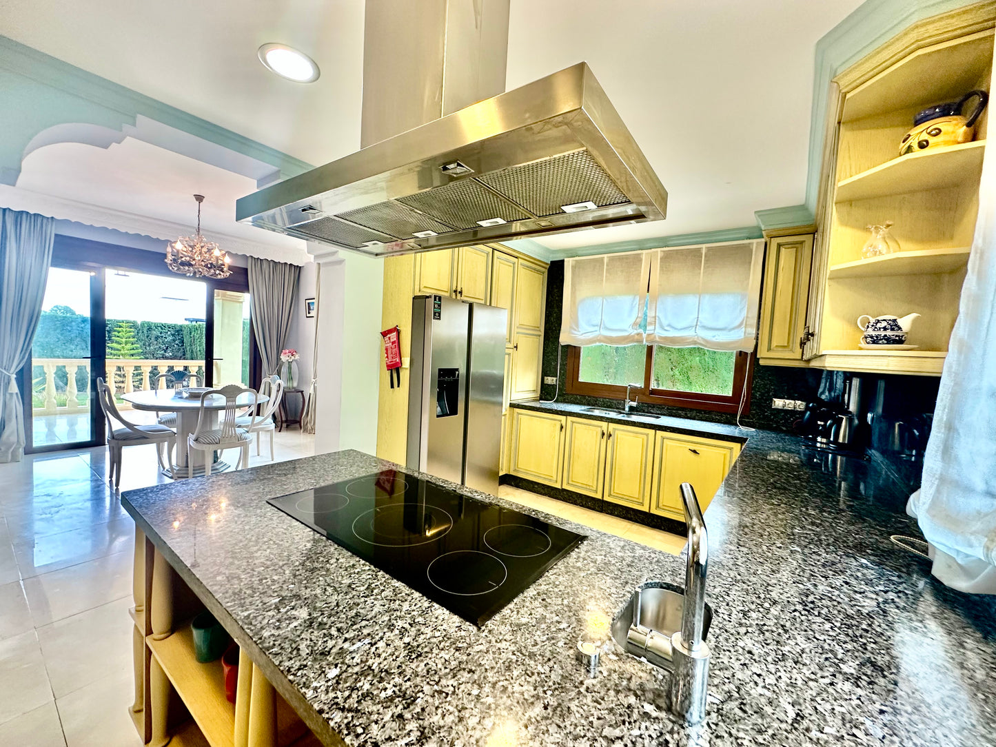 Villa de lujo en venta en La Quinta Golf con vistas al mar y privacidad total