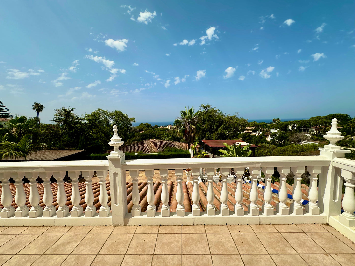 Villa en alquiler de larga temporada – Elviria, Marbella (Costa del Sol)