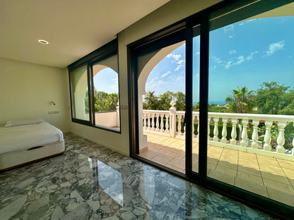 Villa en alquiler de larga temporada – Elviria, Marbella (Costa del Sol)