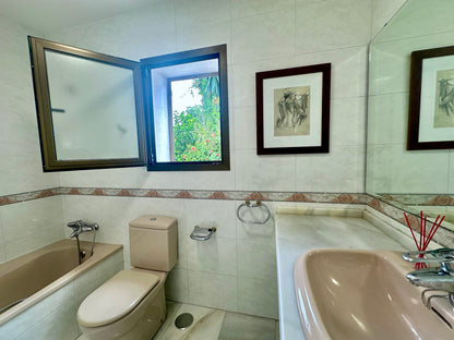 Villa en alquiler de larga temporada – Elviria, Marbella (Costa del Sol)