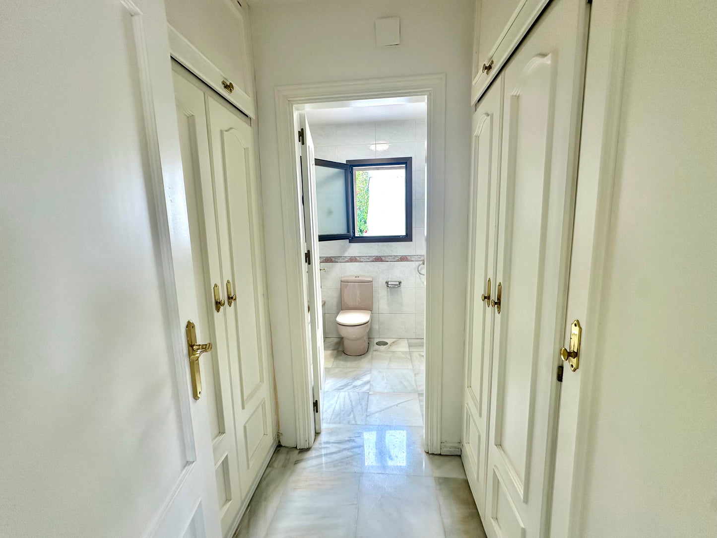 Villa en alquiler de larga temporada – Elviria, Marbella (Costa del Sol)