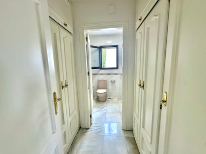 Villa en alquiler de larga temporada – Elviria, Marbella (Costa del Sol)