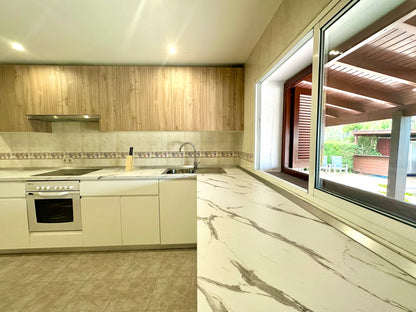 Villa en alquiler de larga temporada – Elviria, Marbella (Costa del Sol)