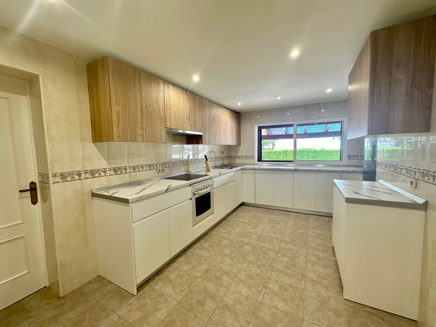 Villa en alquiler de larga temporada – Elviria, Marbella (Costa del Sol)