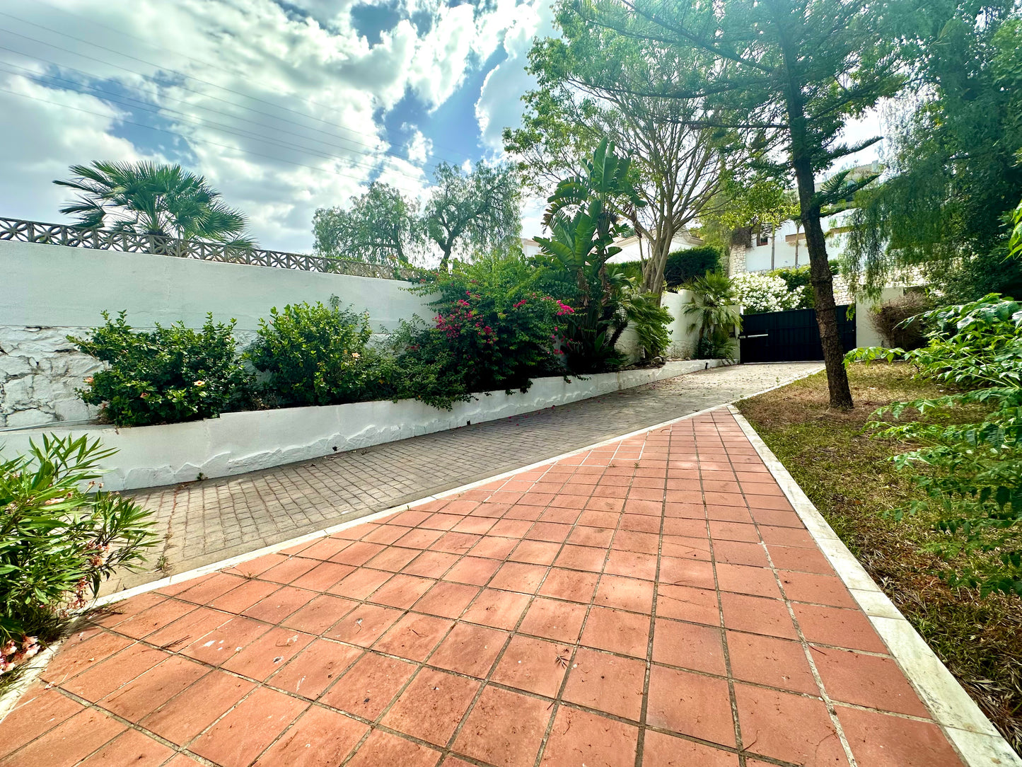 Villa en alquiler de larga temporada – Elviria, Marbella (Costa del Sol)