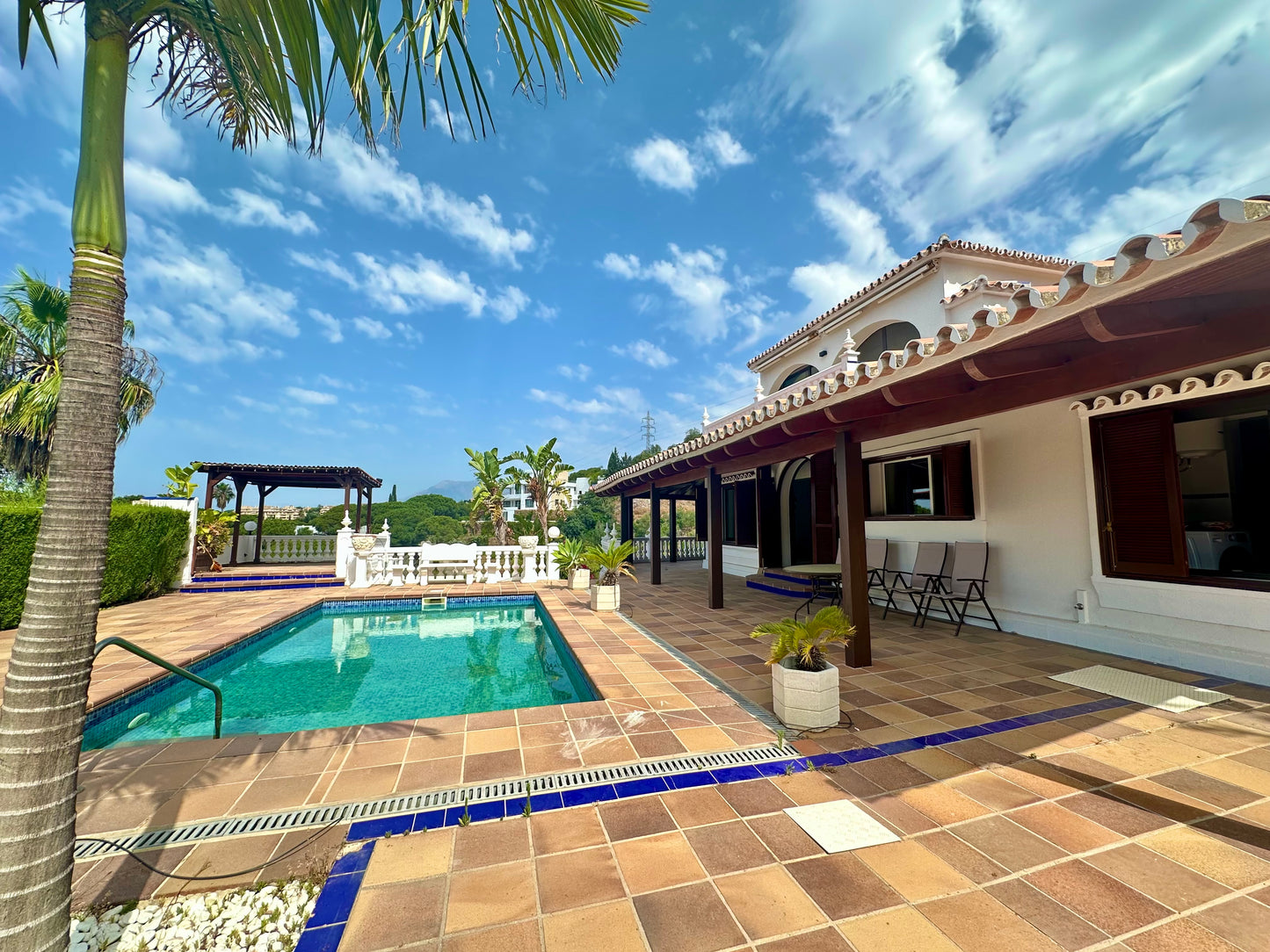 Villa en alquiler de larga temporada – Elviria, Marbella (Costa del Sol)