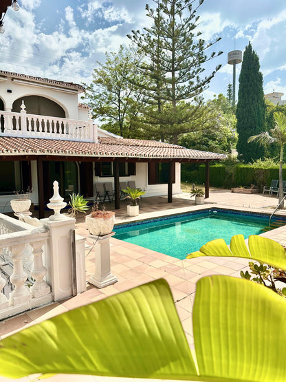 Villa en alquiler de larga temporada – Elviria, Marbella (Costa del Sol)
