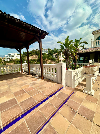 Villa en alquiler de larga temporada – Elviria, Marbella (Costa del Sol)