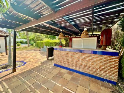 Villa en alquiler de larga temporada – Elviria, Marbella (Costa del Sol)