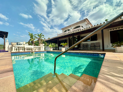 Villa en alquiler de larga temporada – Elviria, Marbella (Costa del Sol)