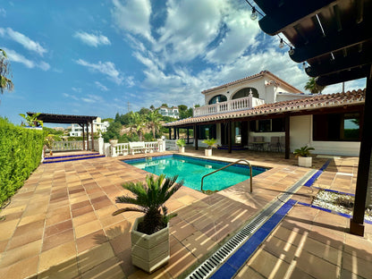 Villa en alquiler de larga temporada – Elviria, Marbella (Costa del Sol)