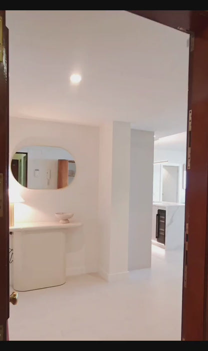 Magnífico apartamento a tan solo 3 km del centro de Marbella y a escasos metros del mar.