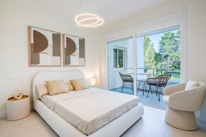 Magnífico apartamento a tan solo 3 km del centro de Marbella y a escasos metros del mar.