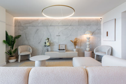 Magnífico apartamento a tan solo 3 km del centro de Marbella y a escasos metros del mar.