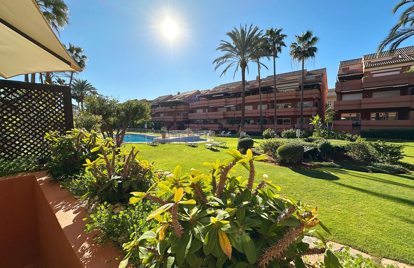 Apartamento en planta baja a pocos minutos de Puerto Banús